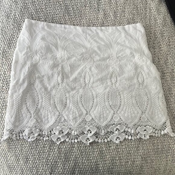 August Skirt by Tularosa - Picture 3 of 6